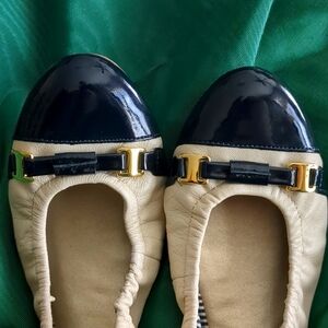 NWT Tahari slipper flats